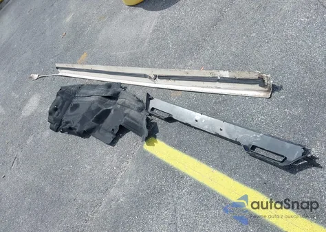 2024 Toyota Tacoma Sr5 2Wd z USA, uszkodzony, nr VIN 3TMKB5FN7RM012398